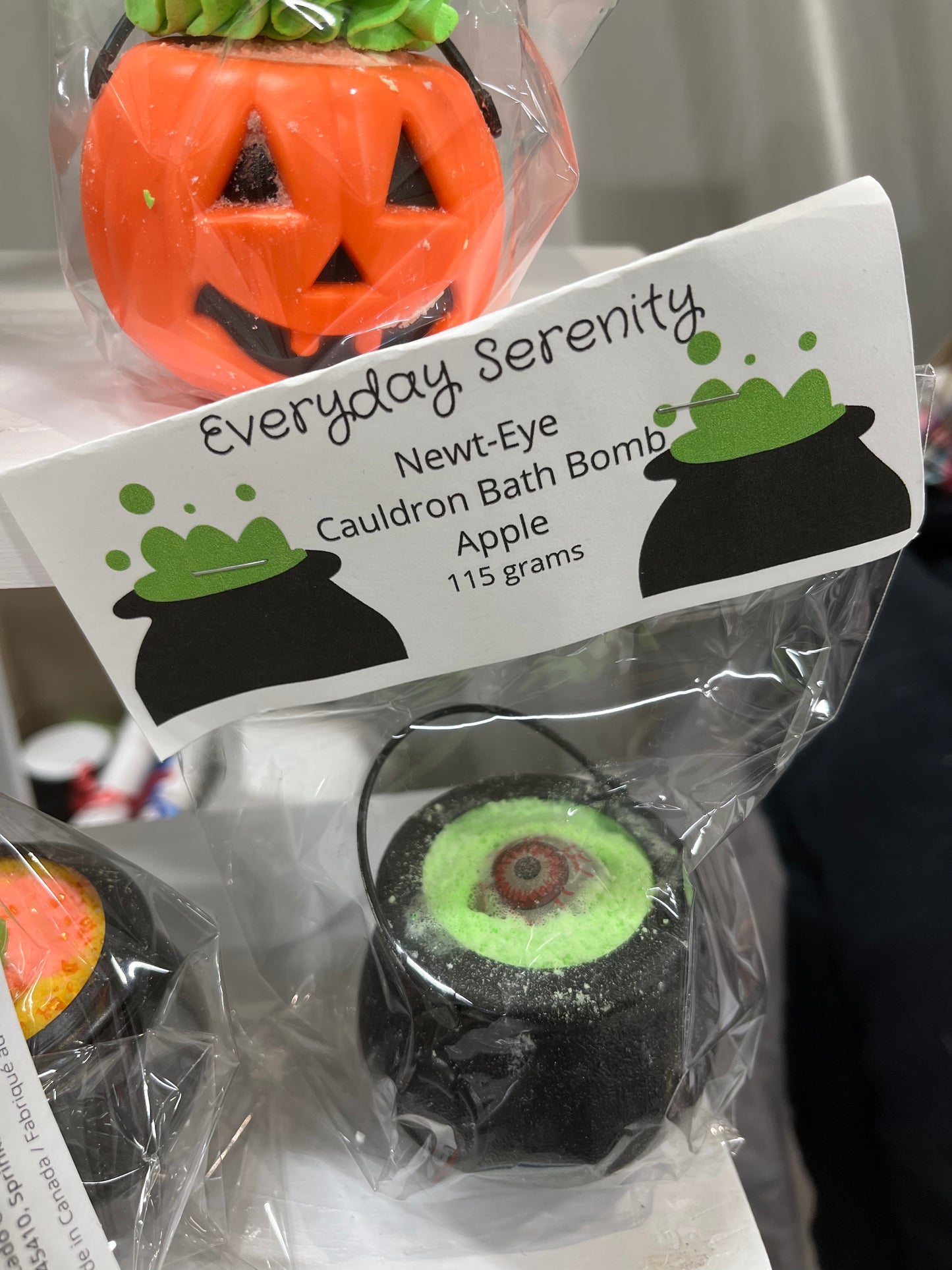 Newt-eye bath bomb
